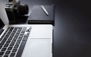 爱看机器人的“人话版”思路：先把故事写成说明，再我用提纲法整理